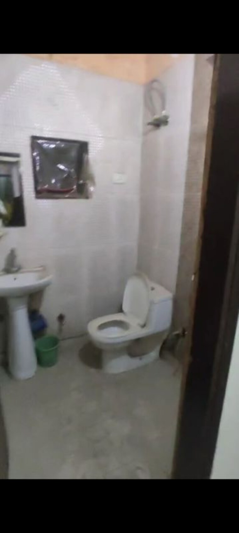 Bathroom, vasant kunj 2 Bedroom 800 Sq.Ft. Builder Floor In Vasant Kunj Delhi 10482770