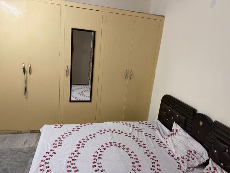 Bedroom, jawahar nagar 2 Bedroom 112 Sq.Yd. Builder Floor In Jawahar Nagar Delhi 10482779