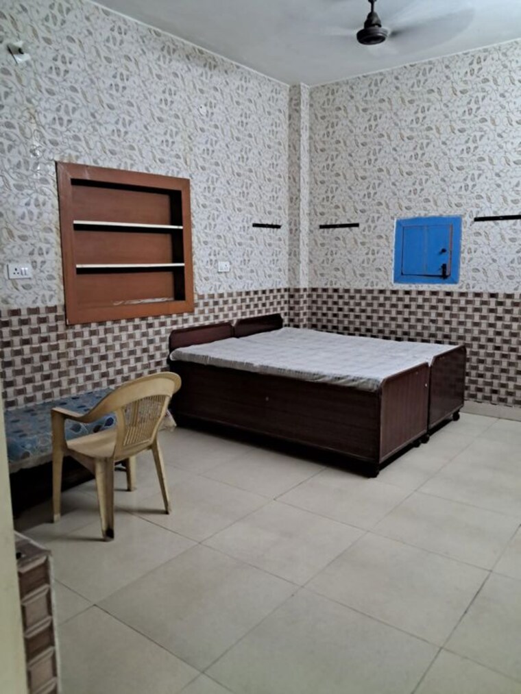 Bedroom, jawahar nagar 2 Bedroom 250 Sq.Yd. Builder Floor In Jawahar Nagar Delhi 10482790
