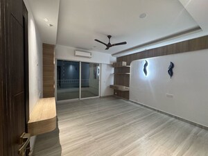 Room in 4 BHK Apartment at 3C Lotus 300, Sector 107 – for Rent