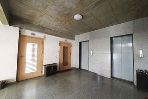 Lift in 2 BHK Apartment at Ellisbridge – for Sale