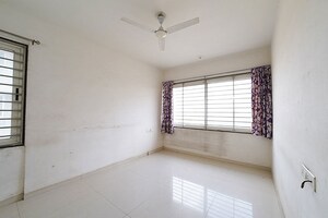Room in 2 BHK Apartment at Ellisbridge – for Sale