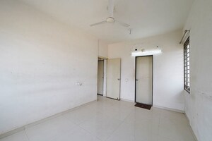 Room in 2 BHK Apartment at Ellisbridge – for Sale