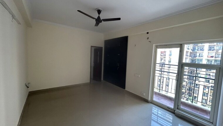 Room, amrapali-silicon-city 3 Bedroom 1375 Sq.Ft. Apartment In Sector 76 Noida 10482800