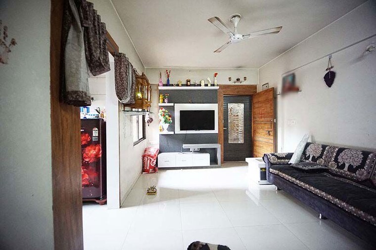  Parking, ranip 2 Bedroom 130 Sq.Yd. Apartment In Ranip Ahmedabad 10482875