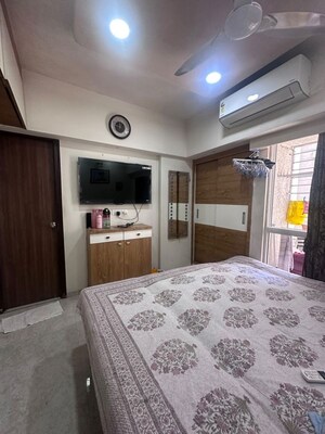 Bedroom in 1 BHK Apartment at Lodha Amara, Kolshet Road – for Rent