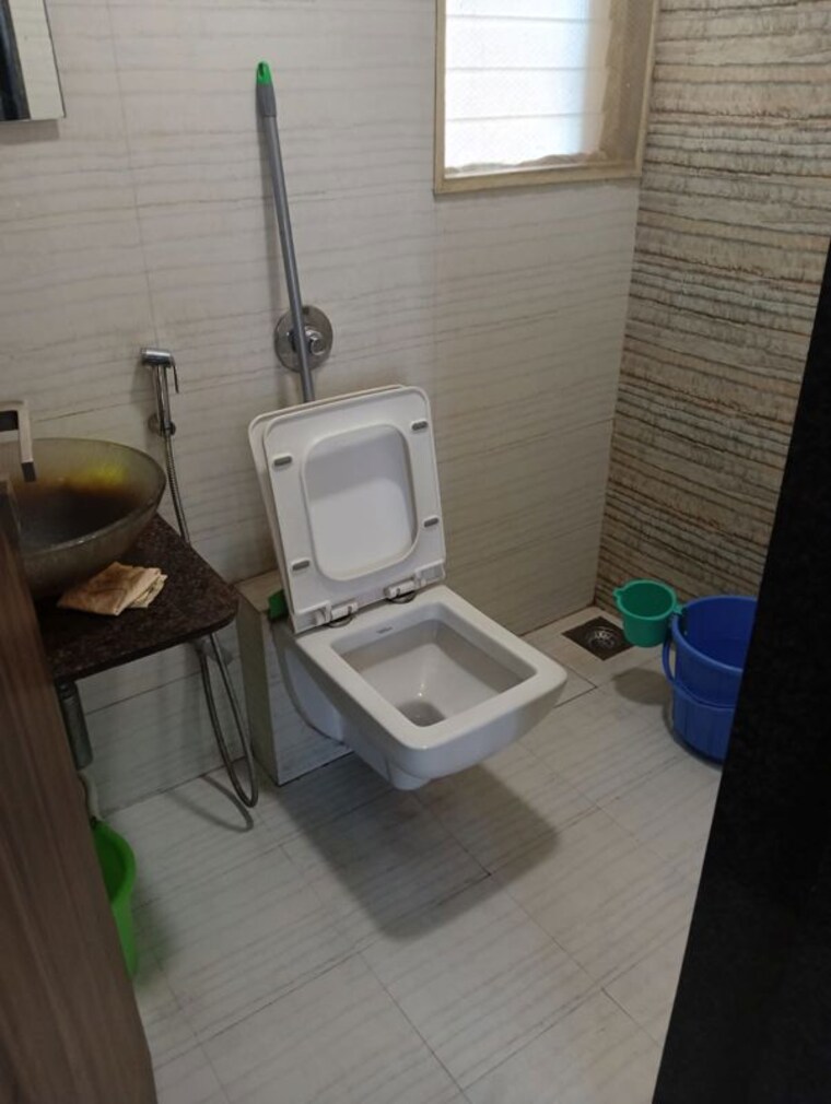 Bathroom, neet-kirtan-chs 1 Bedroom 350 Sq.Ft. Apartment In Andheri West Mumbai 10482912