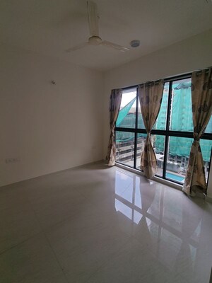 Room in 2 BHK Apartment at Lodha Woods, Kandivali East – for Rent