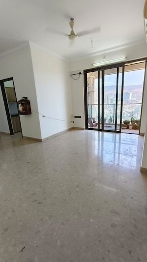 Room in 3 BHK Apartment at Satellite Tower, Goregaon East – for Rent