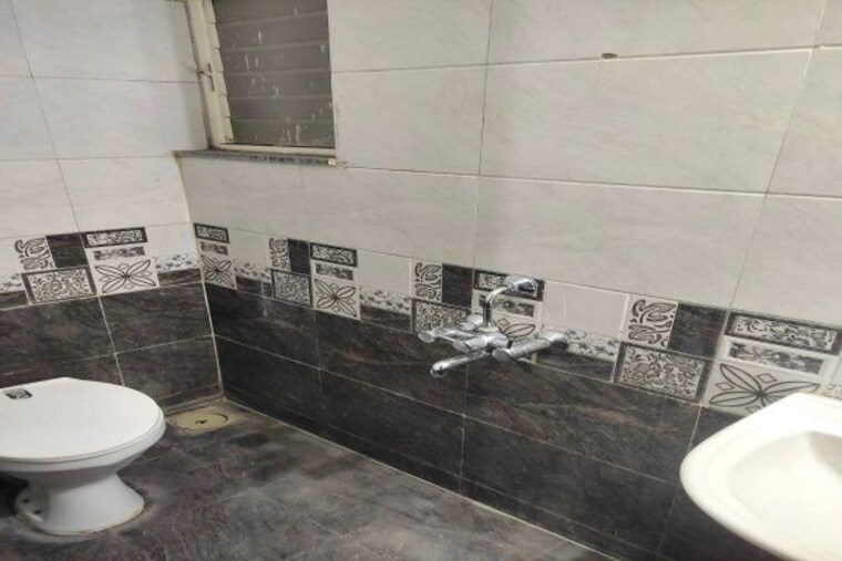 Bathroom, supertech-defence-colony-phase-iv 1 Bedroom 660 Sq.Ft. Apartment In Wagholi Pune 10482908