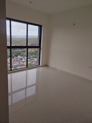 Room in 2 BHK Apartment at Lodha Woods, Kandivali East – for Rent