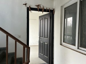 Building Lobby in 3 BHK Builder Floor at BPTP Parkland Pride, Sector 77 – for Rent
