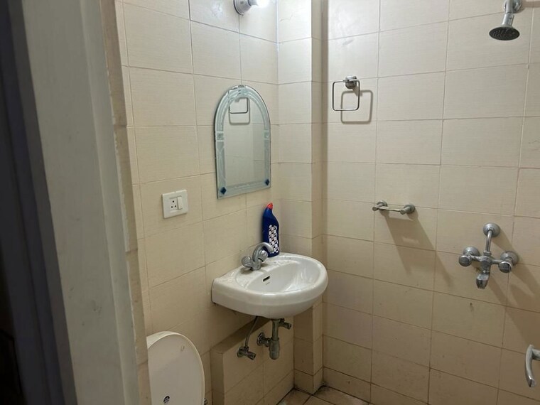 Bathroom, bptp-parkland-pride 3 Bedroom 180 Sq.Ft. Builder Floor In Sector 77 Faridabad 10482974