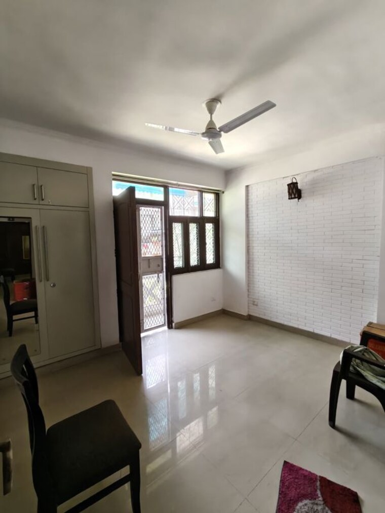 Room, sector 18a dwarka 3 Bedroom 1600 Sq.Ft. Apartment In Sector 18a Dwarka Delhi 10465598
