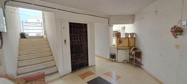 Living Room, satellite 2 Bedroom 1650 Sq.Ft. Apartment In Satellite Ahmedabad 10482932