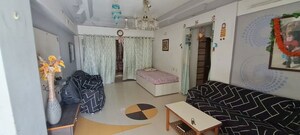 Team Area in 2 BHK Apartment at Satellite – for Rent
