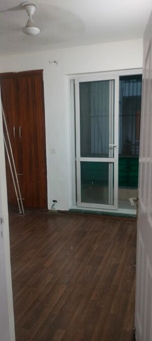 Room in 3 BHK Builder Floor at BPTP Parkland Pride, Sector 77 – for Rent