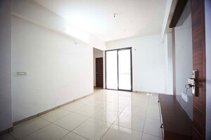 Room in 2 BHK Apartment at Lambha Gam – for Sale