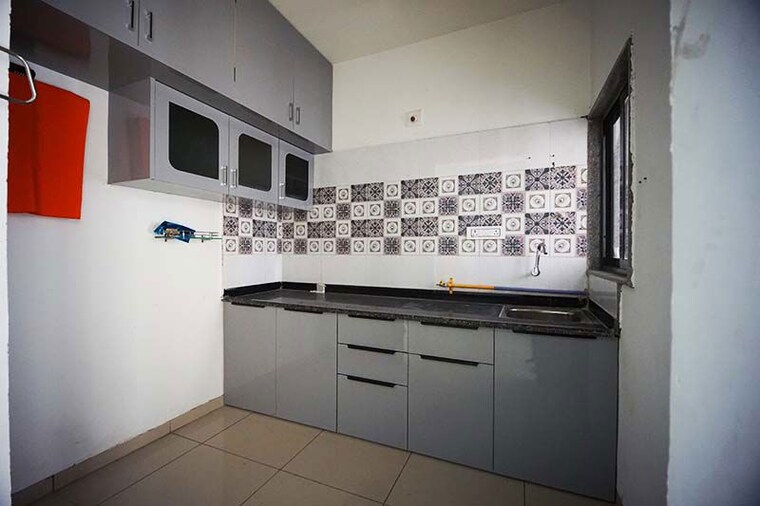 Kitchen, lambha gam 2 Bedroom 125 Sq.Yd. Apartment In Lambha Gam Ahmedabad 10483002