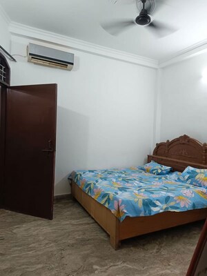 1 BHK Builder Floor For Rent in Maidan Garhi