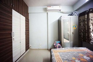 Bedroom in 2 BHK Apartment at Ellisbridge – for Sale