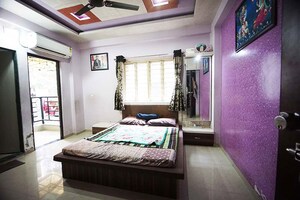 Bedroom in 2 BHK Apartment at Ellisbridge – for Sale