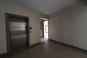 Room in 3 BHK Apartment at Vaishnodevi Circle – for Sale