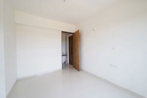 Room in 3 BHK Apartment at Vaishnodevi Circle – for Sale