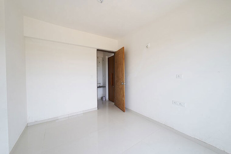 Room, vaishnodevi circle 3 Bedroom 206 Sq.Yd. Apartment In Vaishnodevi Circle Ahmedabad 10483030