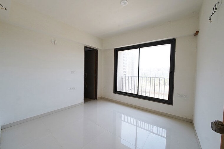 Room, vaishnodevi circle 3 Bedroom 206 Sq.Yd. Apartment In Vaishnodevi Circle Ahmedabad 10483030