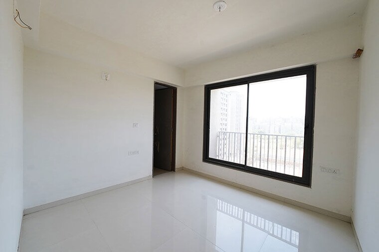 Room, vaishnodevi circle 3 Bedroom 206 Sq.Yd. Apartment In Vaishnodevi Circle Ahmedabad 10483030