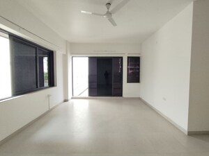 Room in 3 BHK Villa at Mantra Essence, Undri – for Sale