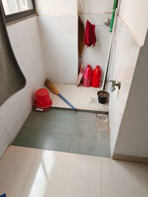 Furnished Amenities in 1.5 BHK Apartment at Vejalpur – for Rent