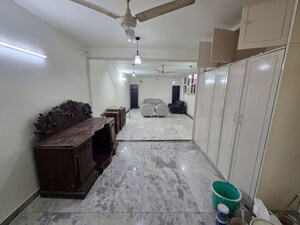 Team Area in 3 BHK Builder Floor at Greater Kailash ii – for Rent