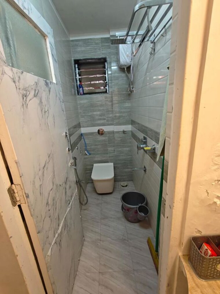 Bathroom, blue-gardenia Studio 350 Sq.Ft. Apartment In Peddar Road Mumbai 10483098