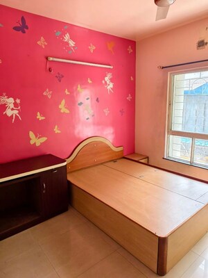 Room in 2 BHK Apartment at G K Daffodils Housing Society, Pimple Saudagar – for Rent