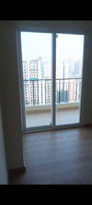 Room in 3 BHK Apartment at Sector 75 – for Sale