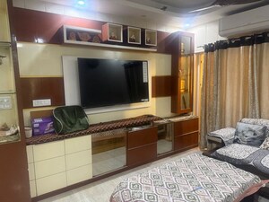 Room in 3.5 BHK Apartment at Nimbus The Hyde park, Sector 78 – for Sale