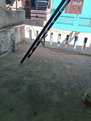 Parking in 2 BHK Builder Floor at Jawahar Nagar – for Rent
