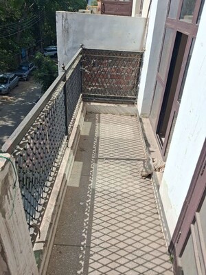 Balcony in 2 BHK Builder Floor at Jawahar Nagar – for Rent