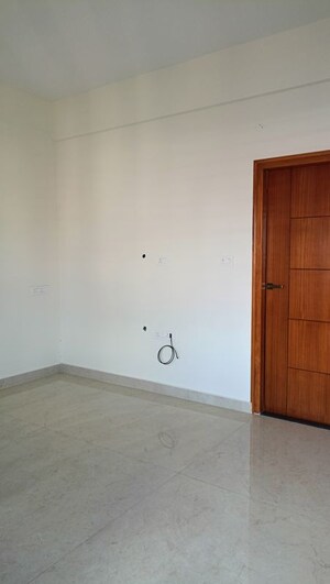 Room in 3 BHK Apartment at Noble Residency Plot, Bannerghatta – for Sale