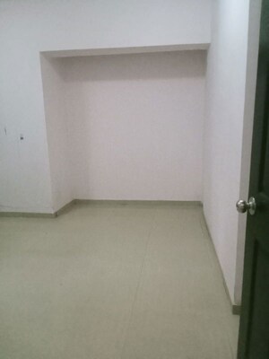 Room in 2 BHK Apartment at Lalani Residency, Kavesar – for Rent