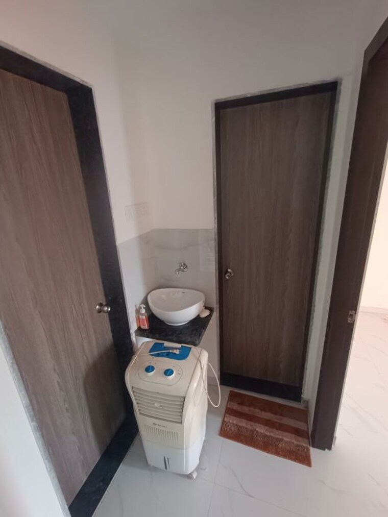 Bathroom, metropolis-bayside 1 Bedroom 410 Sq.Ft. Apartment In Kasarvadavali Thane 10483231