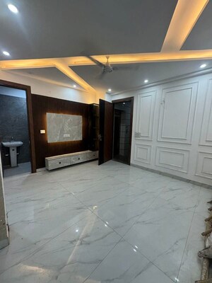 Room in 3 BHK Apartment at Rajpur Khurd Extension – for Sale