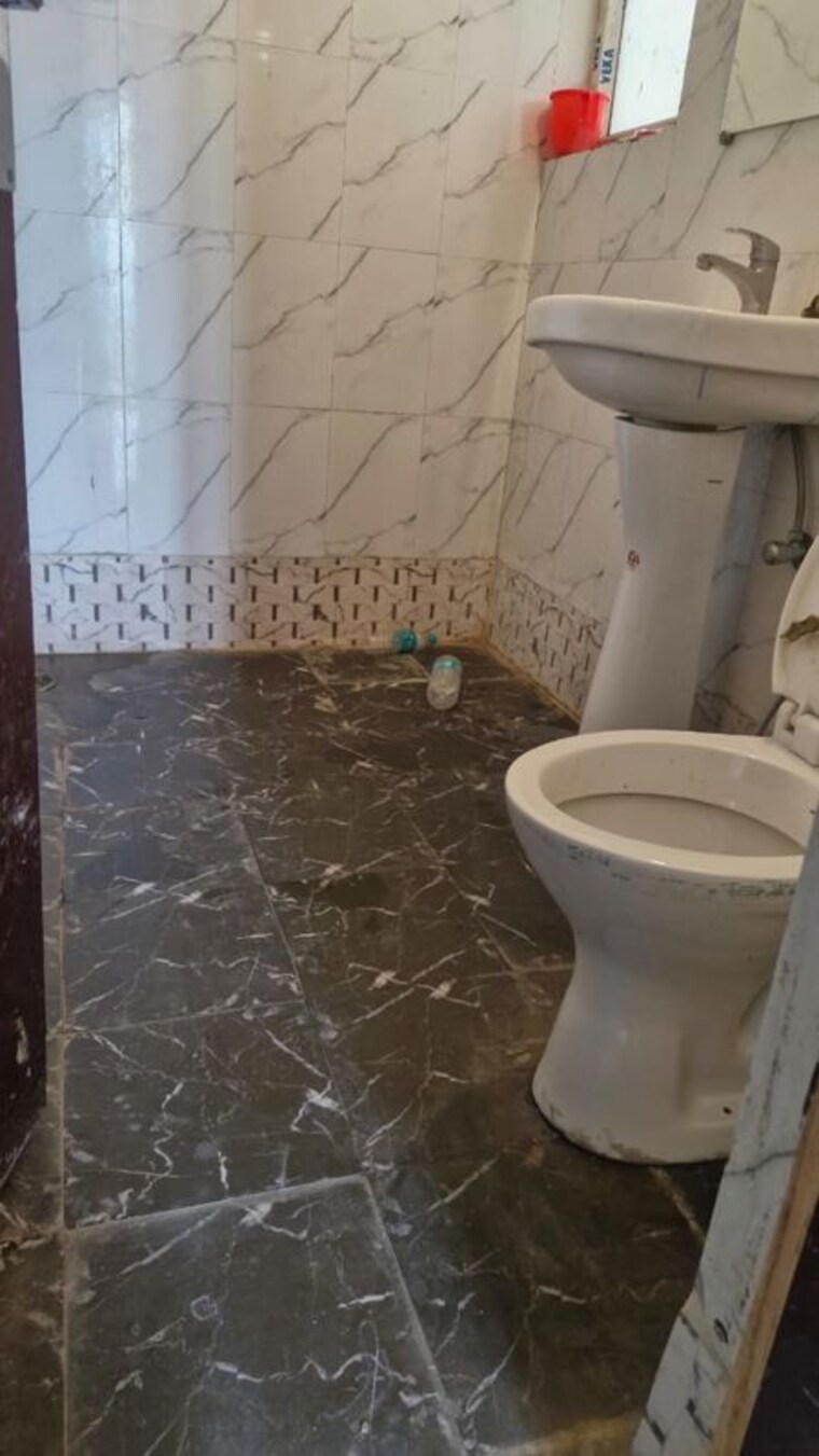 Bathroom, iec-white-house 2 Bedroom 1075 Sq.Ft. Apartment In Pi Greater Noida Greater Noida 10483354