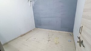 Room in  Apartment at Shastri Nagar – for Sale