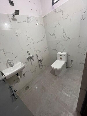 Bathroom in 5 BHK Apartment at K Raheja Maestro, Juhu – for Sale