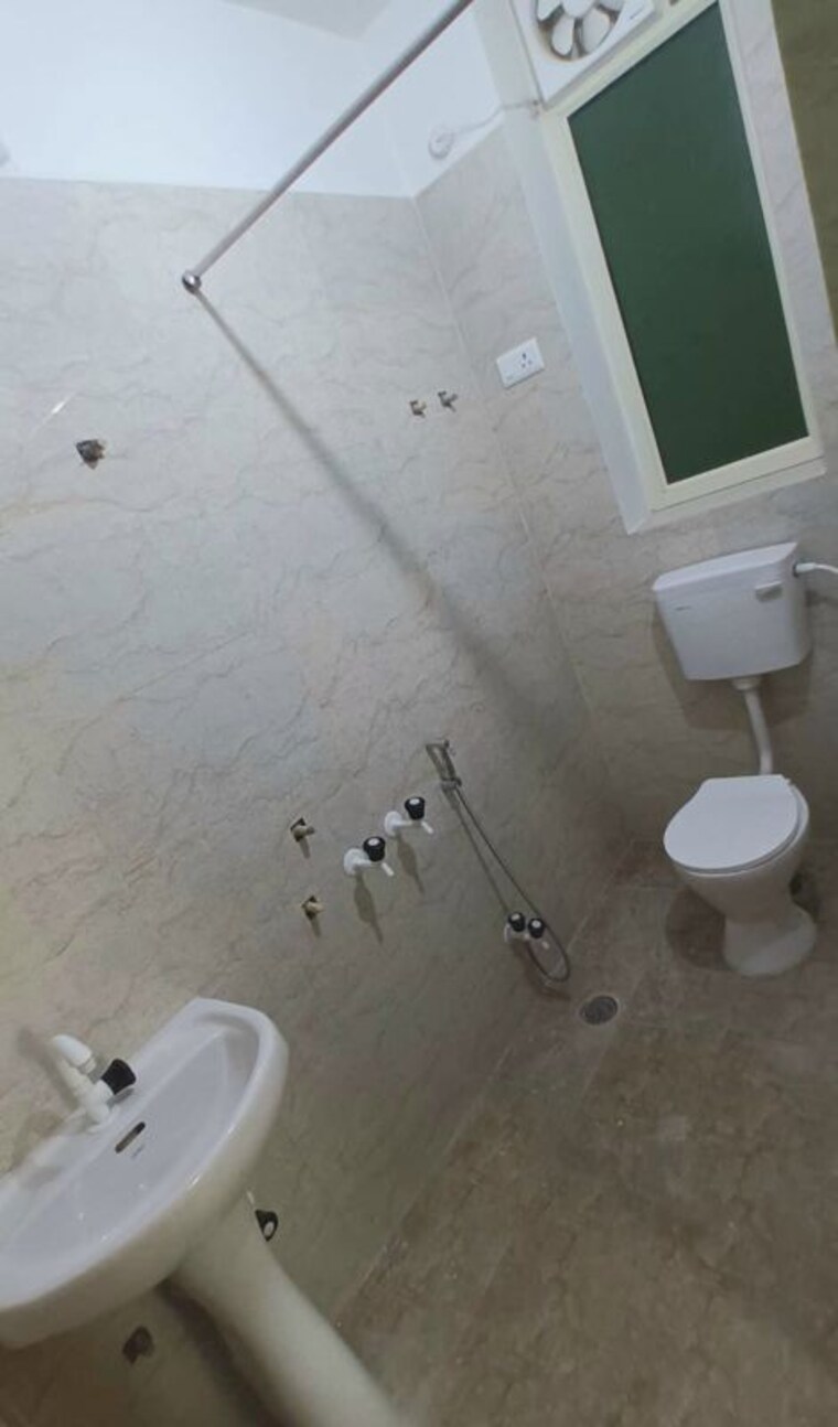 Bathroom, k-raheja-maestro 5 Bedroom 6928 Sq.Ft. Apartment In Juhu Mumbai 10483349