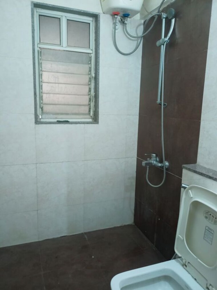 Bathroom, rohan-leher 3 Bedroom 1600 Sq.Ft. Apartment In Baner Pune 10483485