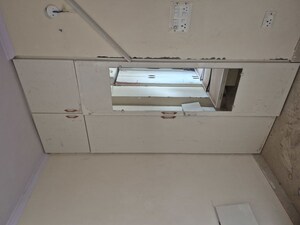 Furnished Amenities in 1.5 BHK Builder Floor at Mayur Vihar – for Sale